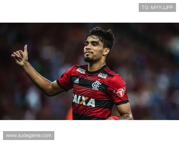 帕奎塔在足球场上的华丽转身与未来发展潜力的深度解析